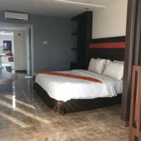 Satria Wisata Hotel Parepare Exterior foto