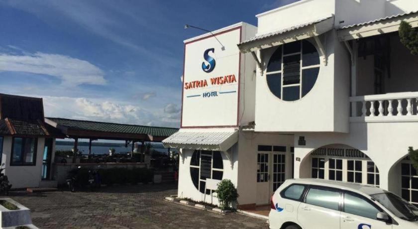 Satria Wisata Hotel Parepare Exterior foto