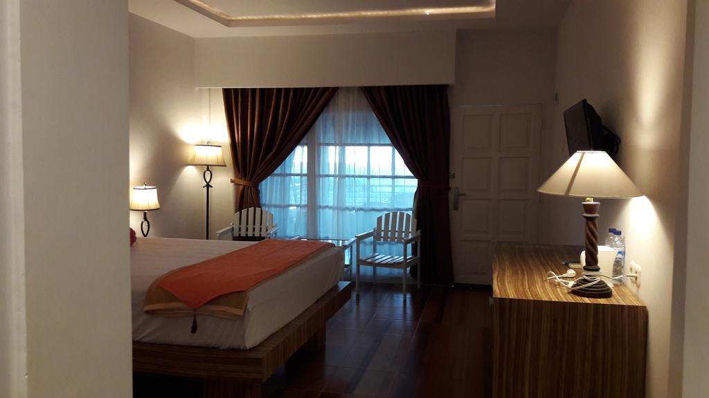 Satria Wisata Hotel Parepare Exterior foto